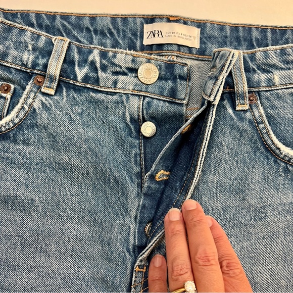 Zara denim shorts - Picture 3 of 6